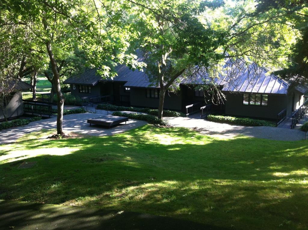 Отель Talaris Conference Center Сиэтл Экстерьер фото