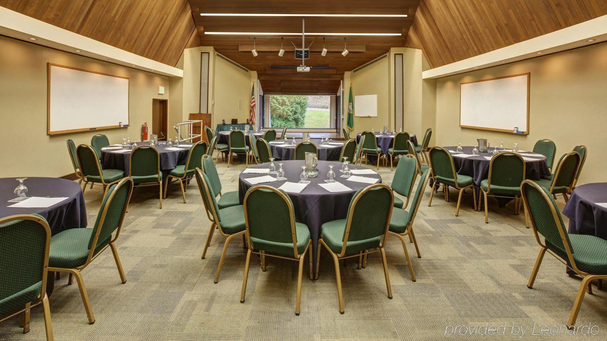 Отель Talaris Conference Center Сиэтл Экстерьер фото